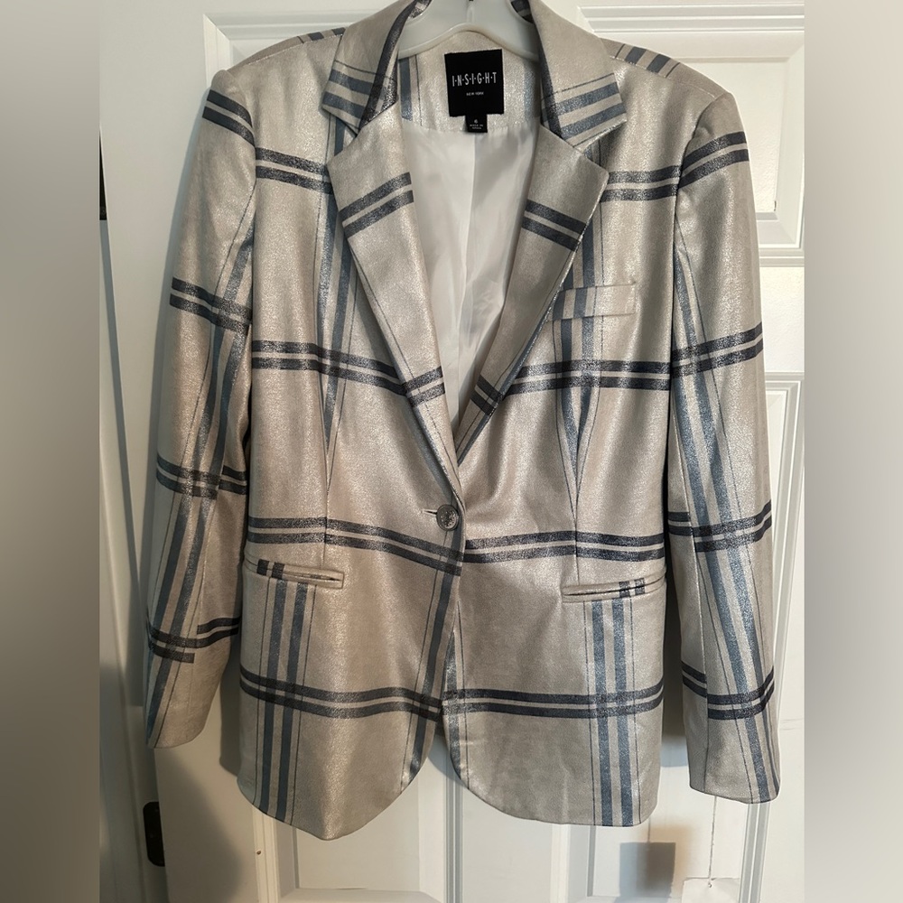 Shimmery Insight blazer size 6. Cream with blue design.